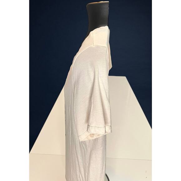 Peanuts Snoopy Woodstock I’d Rather Be in Bed T-Shirt XL Beige V-Neck 2021 Tee - Picture 6 of 10